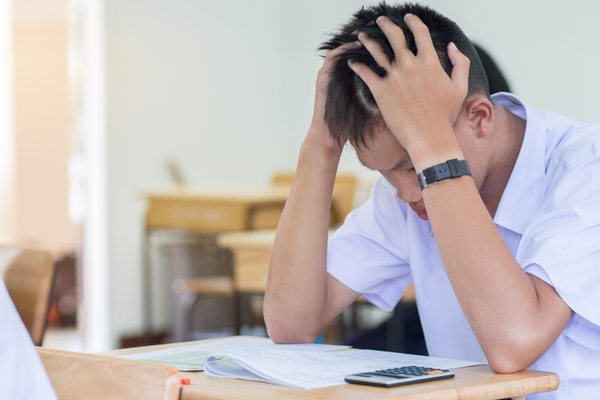 student struggling to concentrate in class